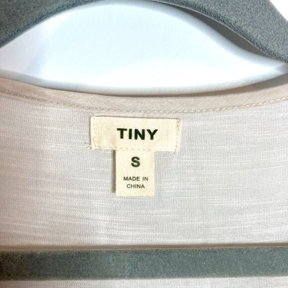 Anthropologie TINY Sequin Crushed Velvet Animal Print Henley Top Size Small - Picture 2 of 4